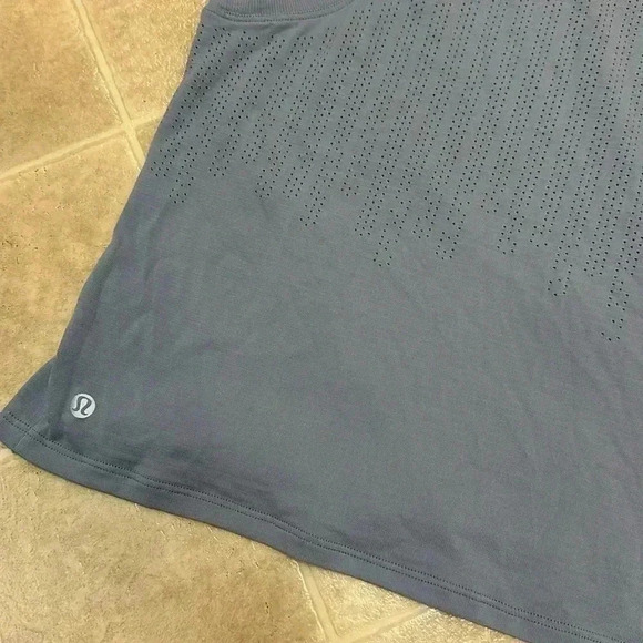 Lululemon - Picture 3 of 5